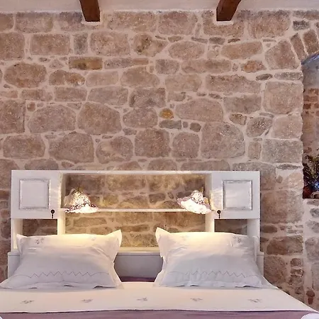 Guest house Vilini Dvori 3*