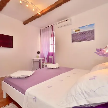 Guest house Vilini Dvori 3*